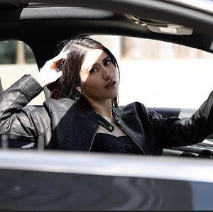 Meet your Posher, Daniela